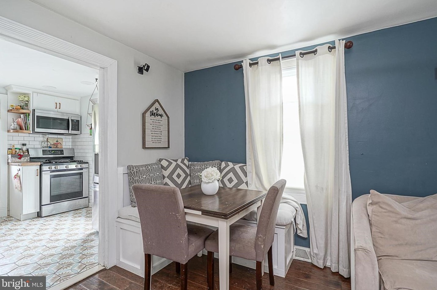 28 Lenola Rd, Moorestown NJ 08057-1023 exterior