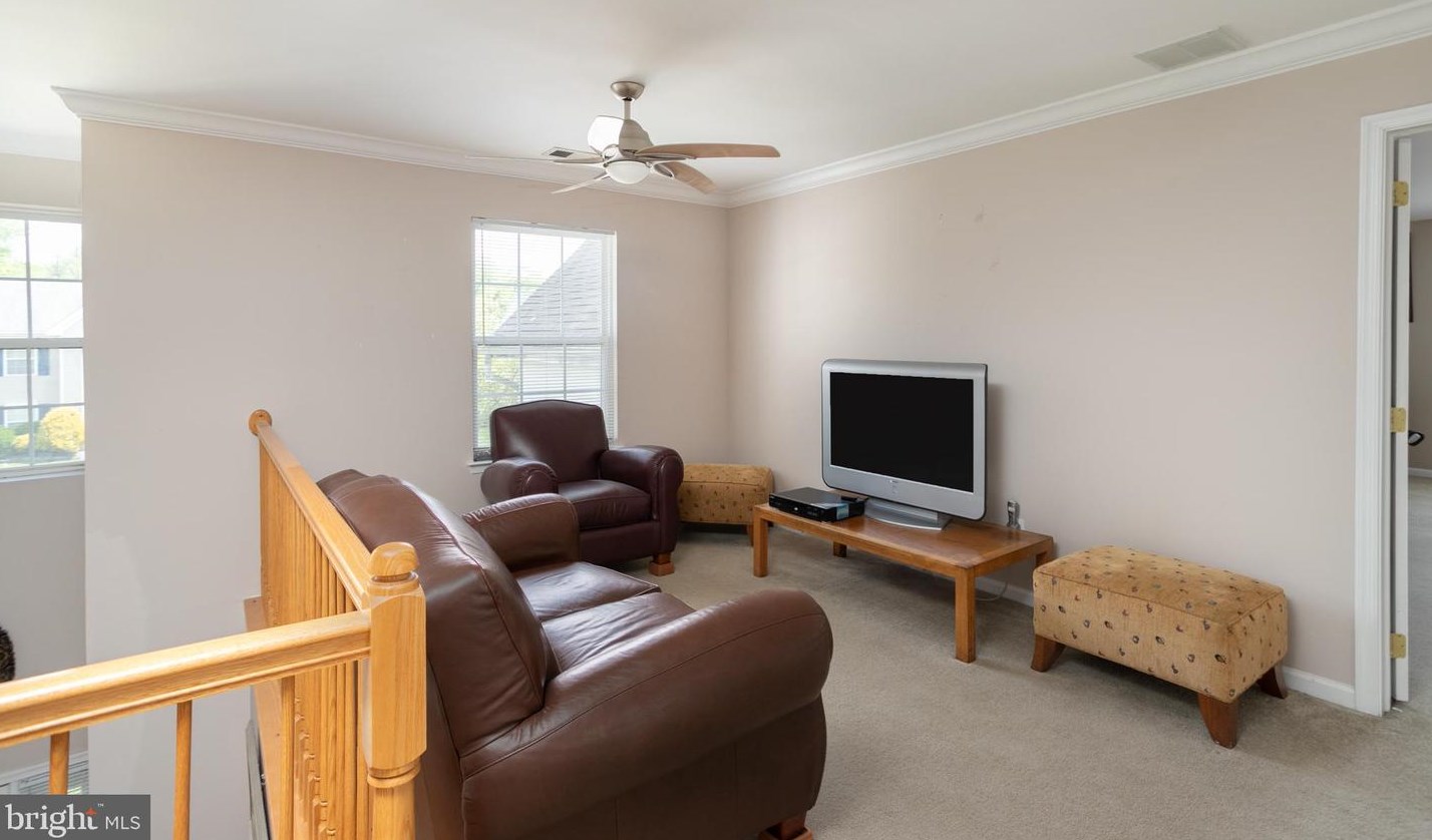 28 Durham Dr, Columbus NJ 08022-2349 exterior