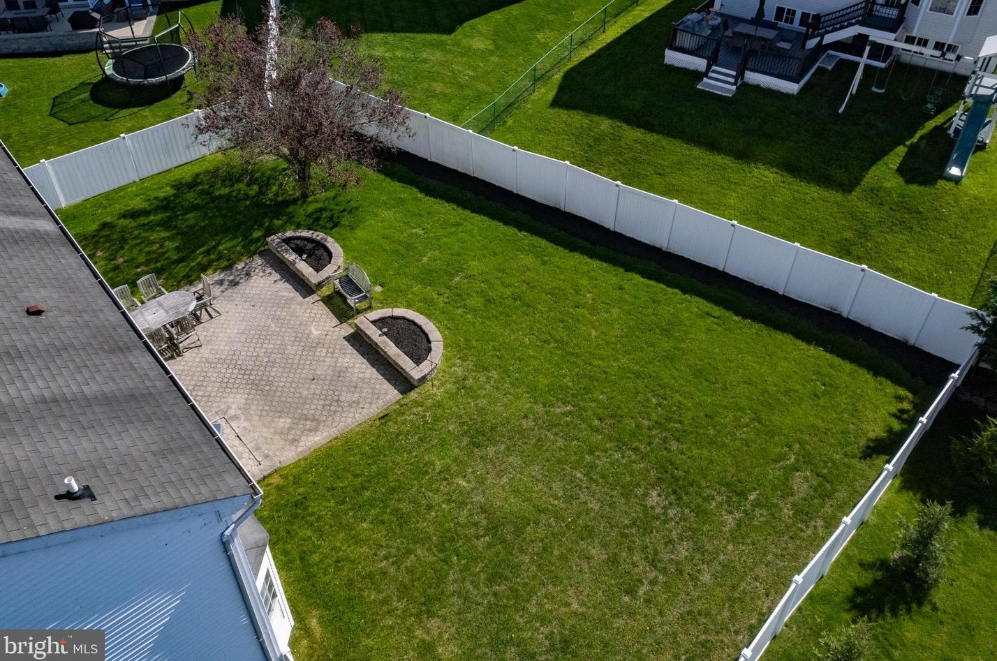 28 Durham Dr, Columbus NJ 08022-2349 exterior