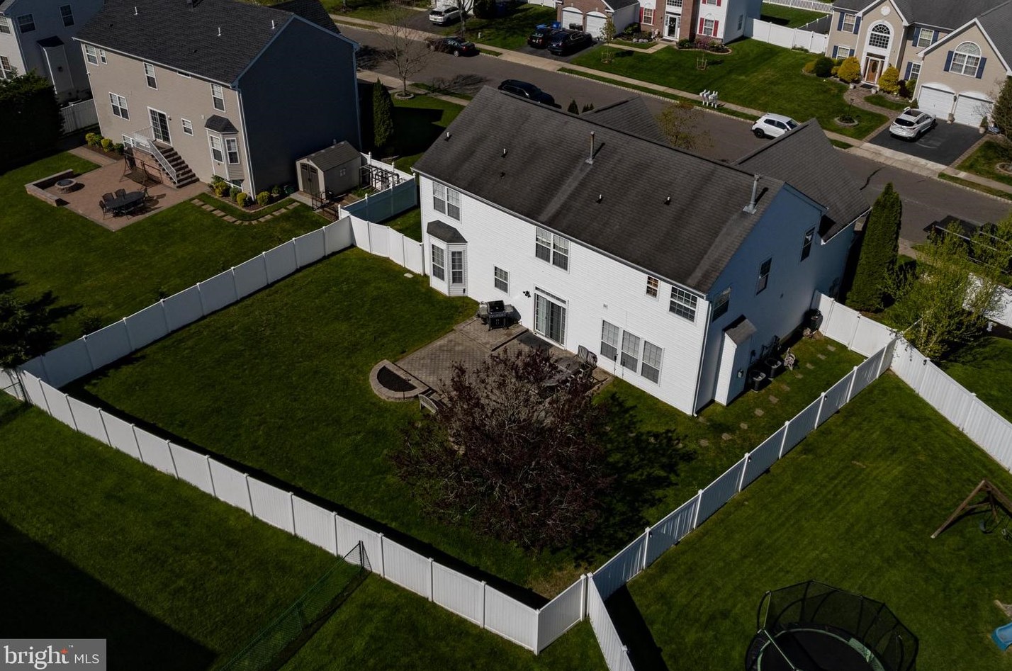 28 Durham Dr, Columbus NJ 08022-2349 exterior