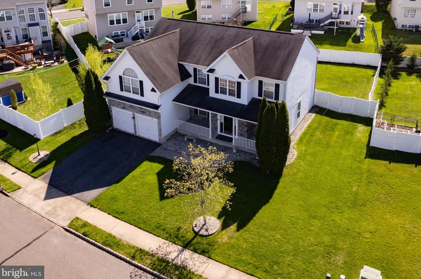 28 Durham Dr, Columbus NJ 08022-2349 exterior