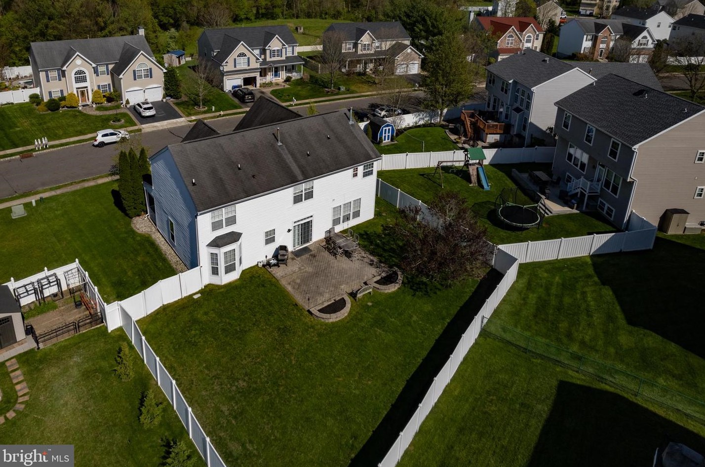 28 Durham Dr, Columbus NJ 08022-2349 exterior