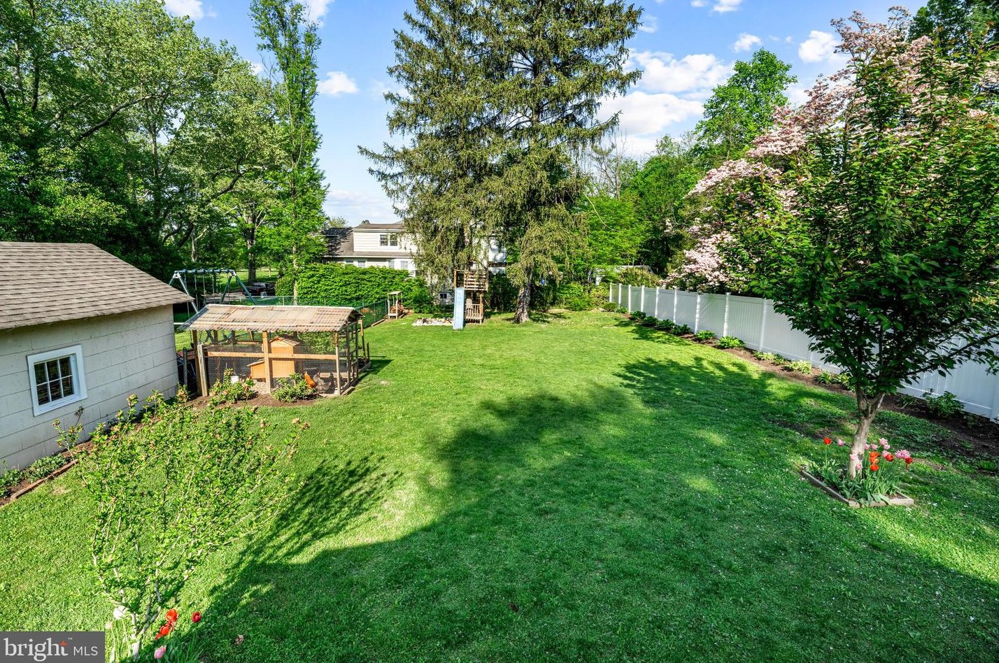 313 Fairview Ave, Moorestown NJ 08057-2316 exterior