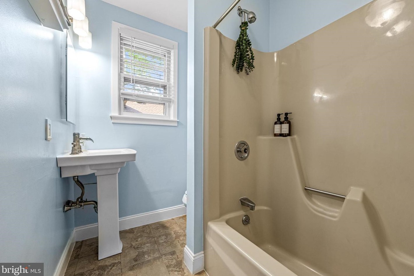 313 Fairview Ave, Moorestown NJ 08057-2316 exterior