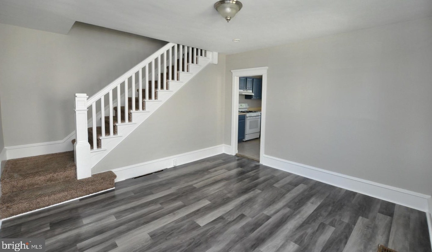 137 Juniper St, Burlington NJ 08016-1403 exterior