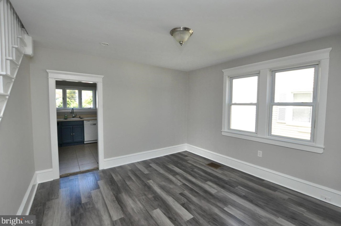 137 Juniper St, Burlington NJ 08016-1403 exterior