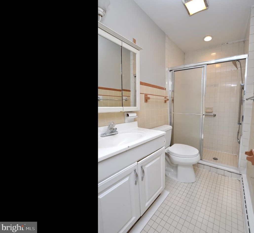 137 Juniper St, Burlington NJ 08016-1403 exterior