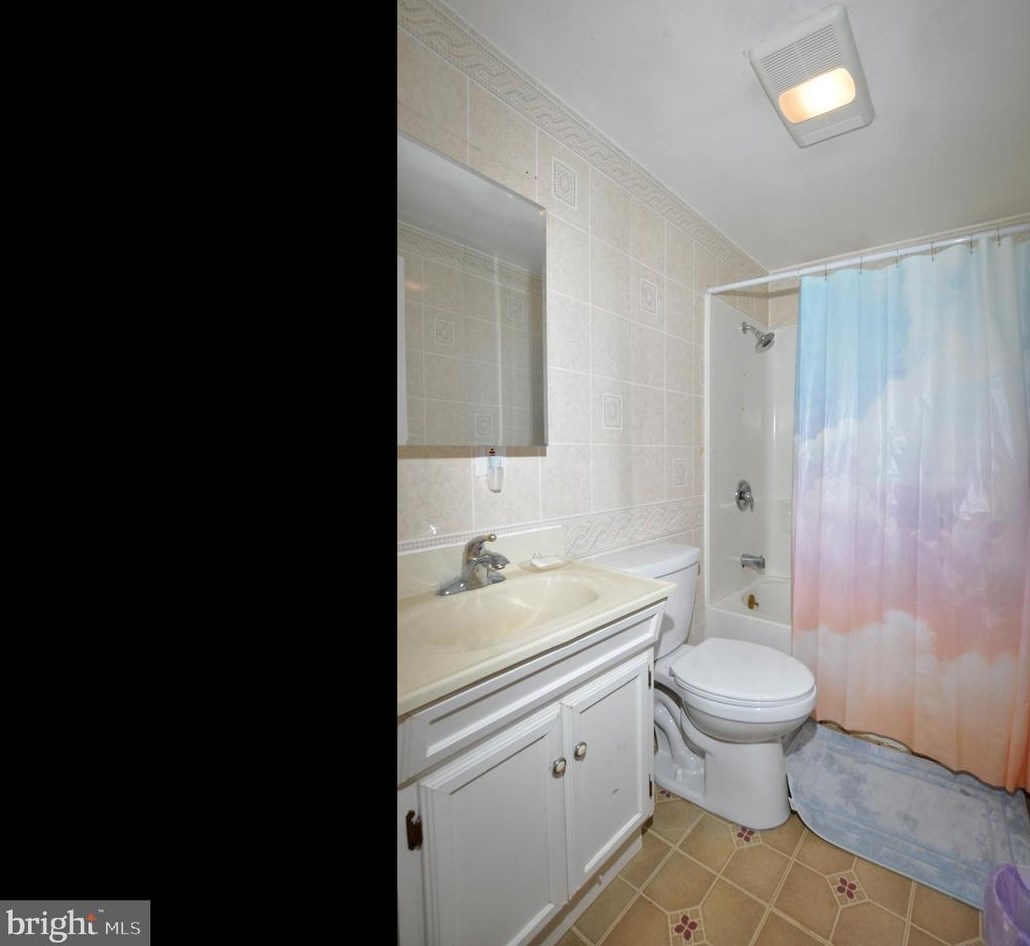 56 Mandolin Ln, Willingboro NJ  08046-2808 exterior