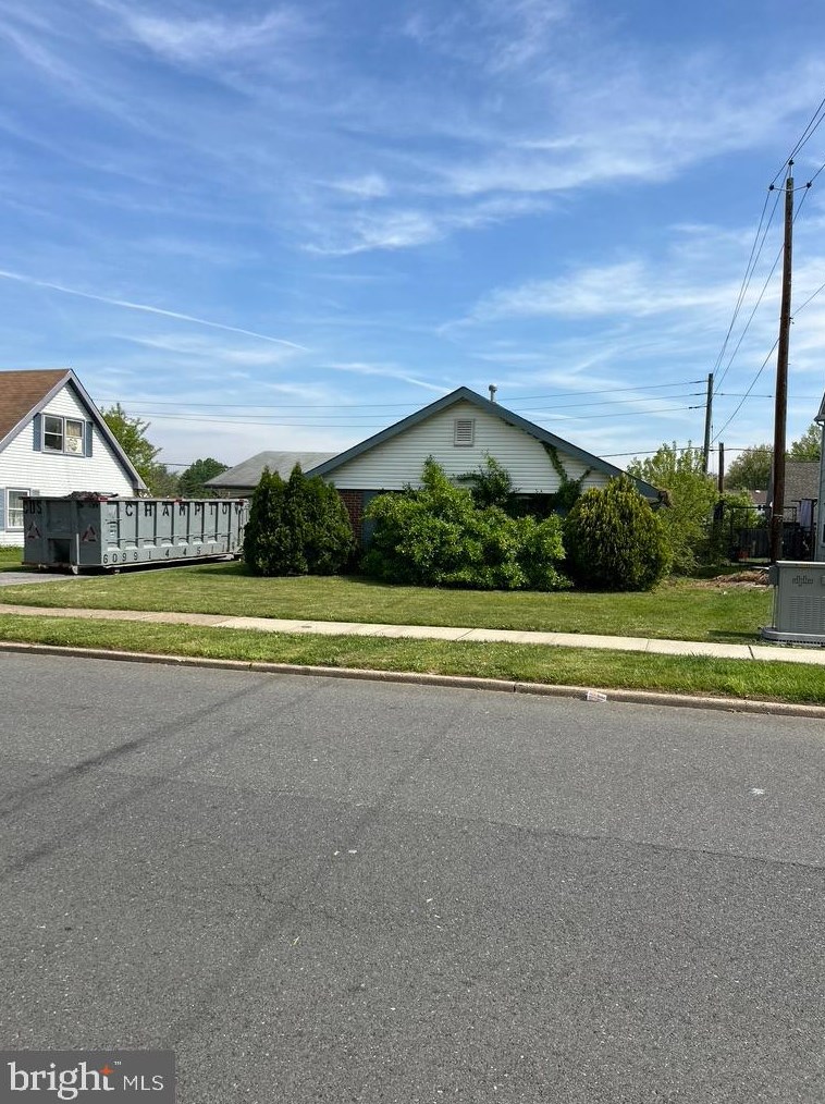205 Pageant Ln, Willingboro NJ  08046-2723 exterior