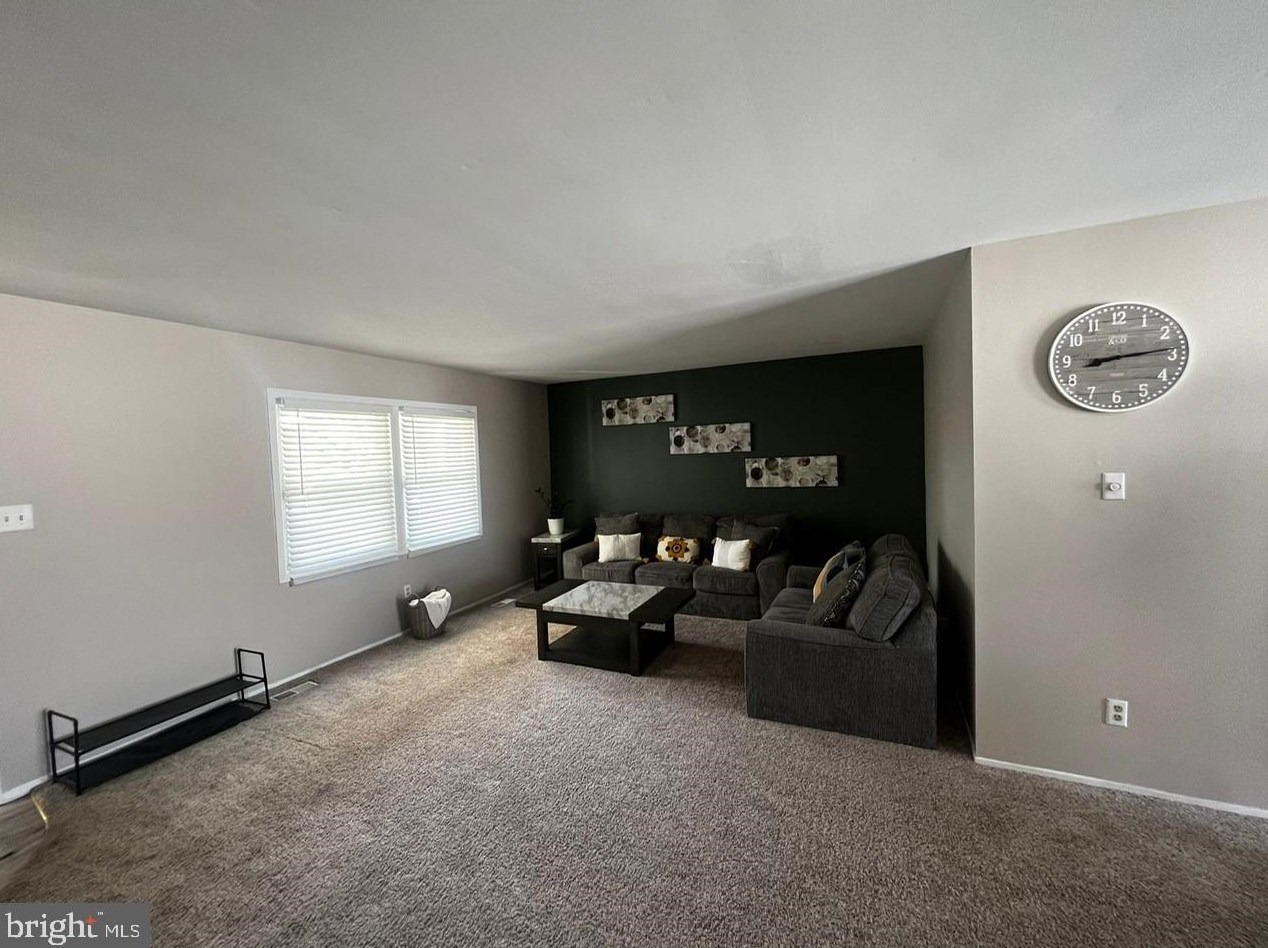 43 Norwood Ln, Willingboro NJ  08046-1331 exterior