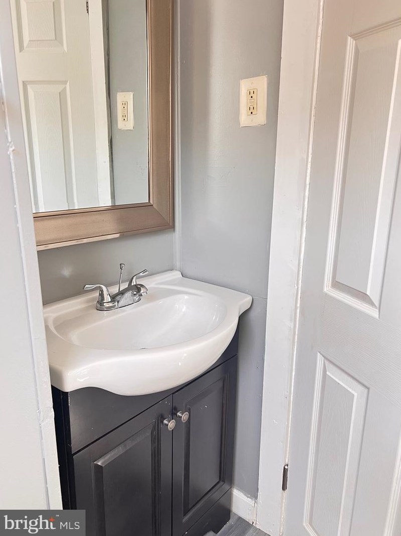 33 Amboy Ave, Roebling NJ 08554-1102 exterior