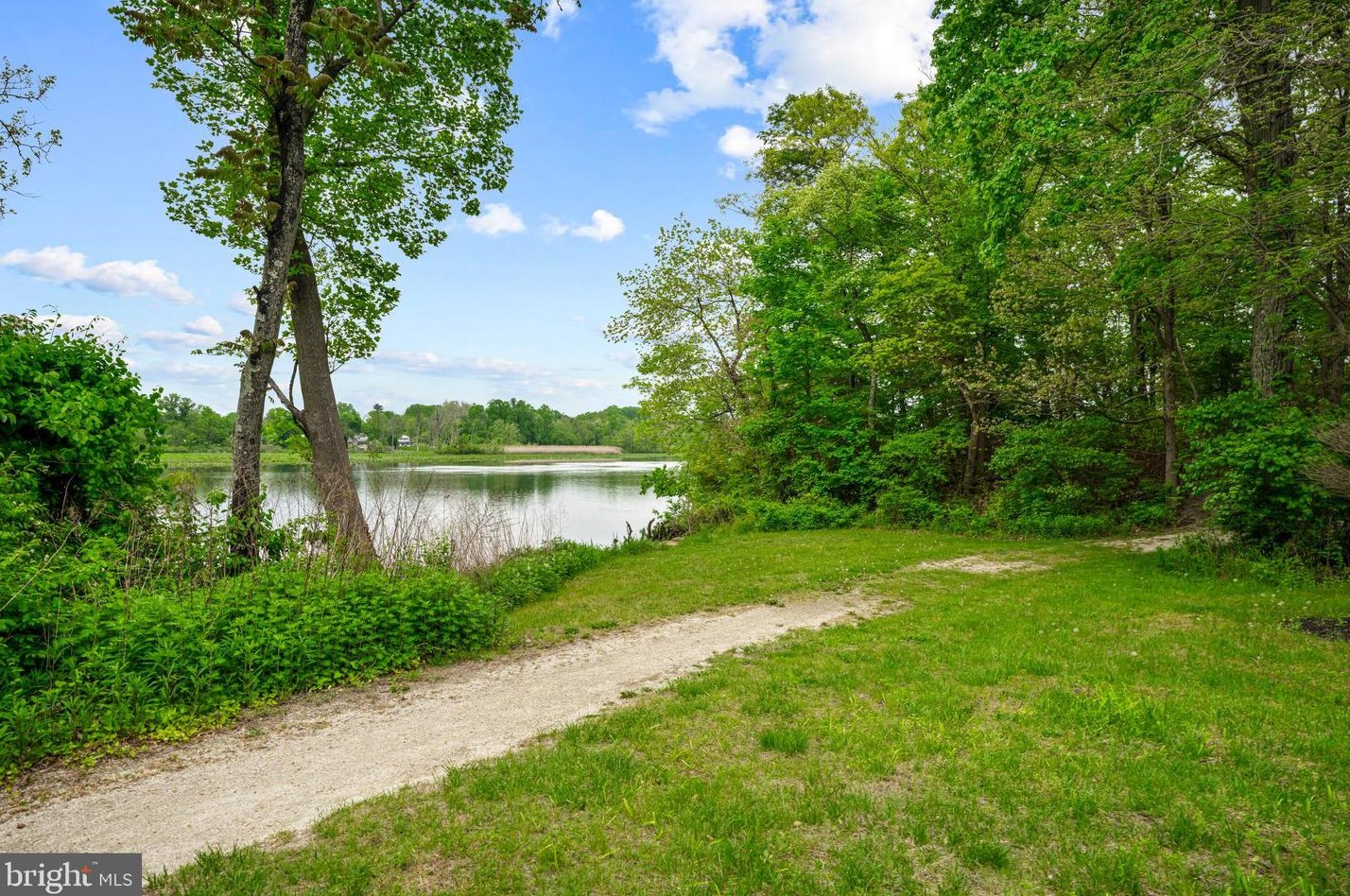 49 Overlook Dr, Mount Laurel NJ 08054-6108 exterior