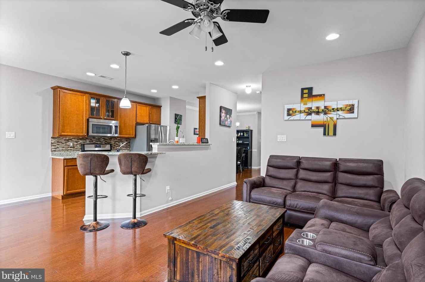 49 Overlook Dr, Mount Laurel NJ 08054-6108 exterior