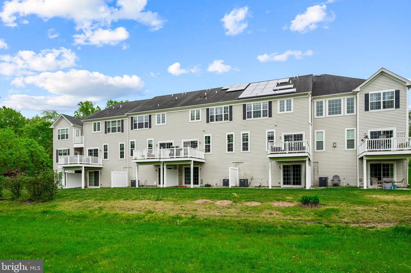 49 Overlook Dr, Mount Laurel NJ 08054-6108 exterior