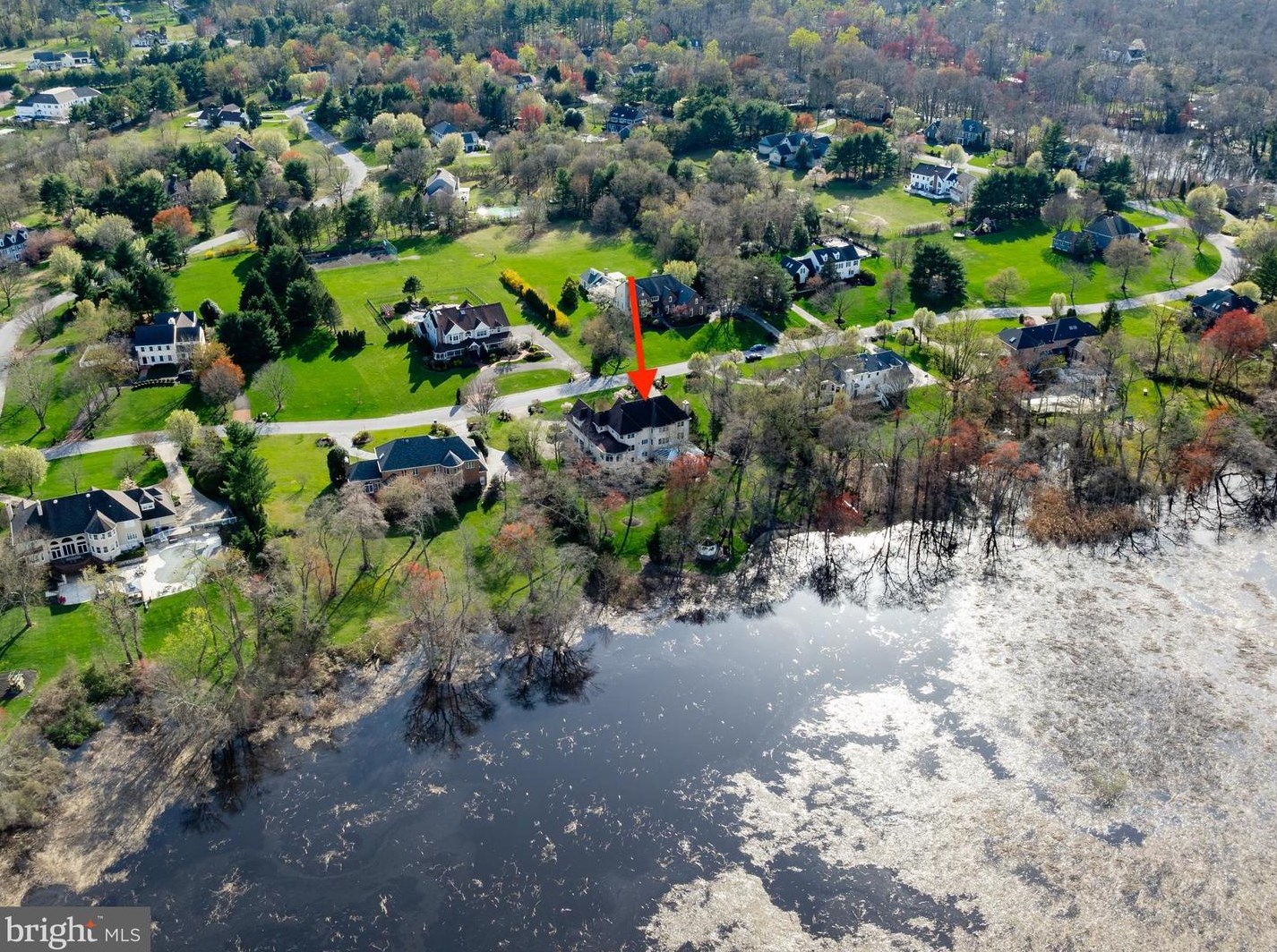 32 Cv Rd, Moorestown NJ 08057-3949 exterior