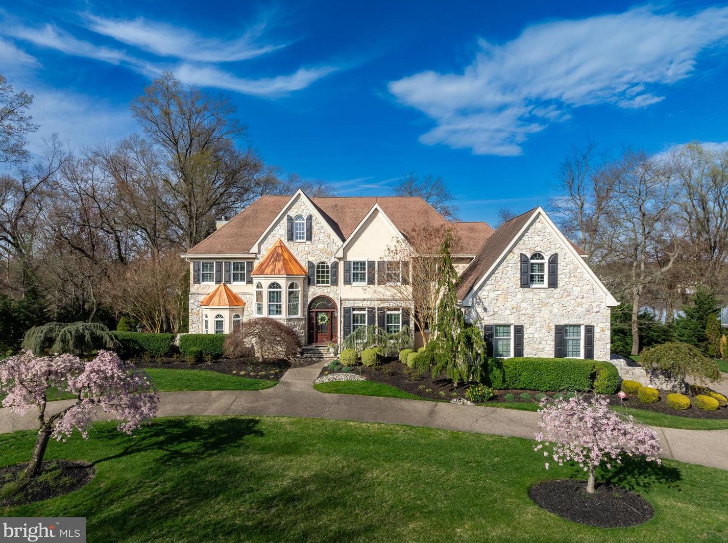 32 Cv Rd, Moorestown NJ 08057-3949 exterior