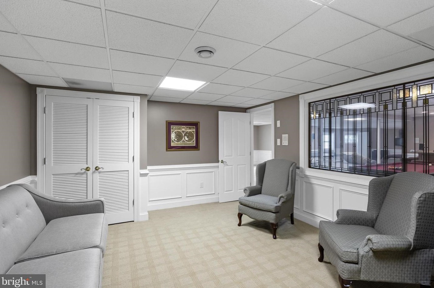 32 Cv Rd, Moorestown NJ 08057-3949 exterior