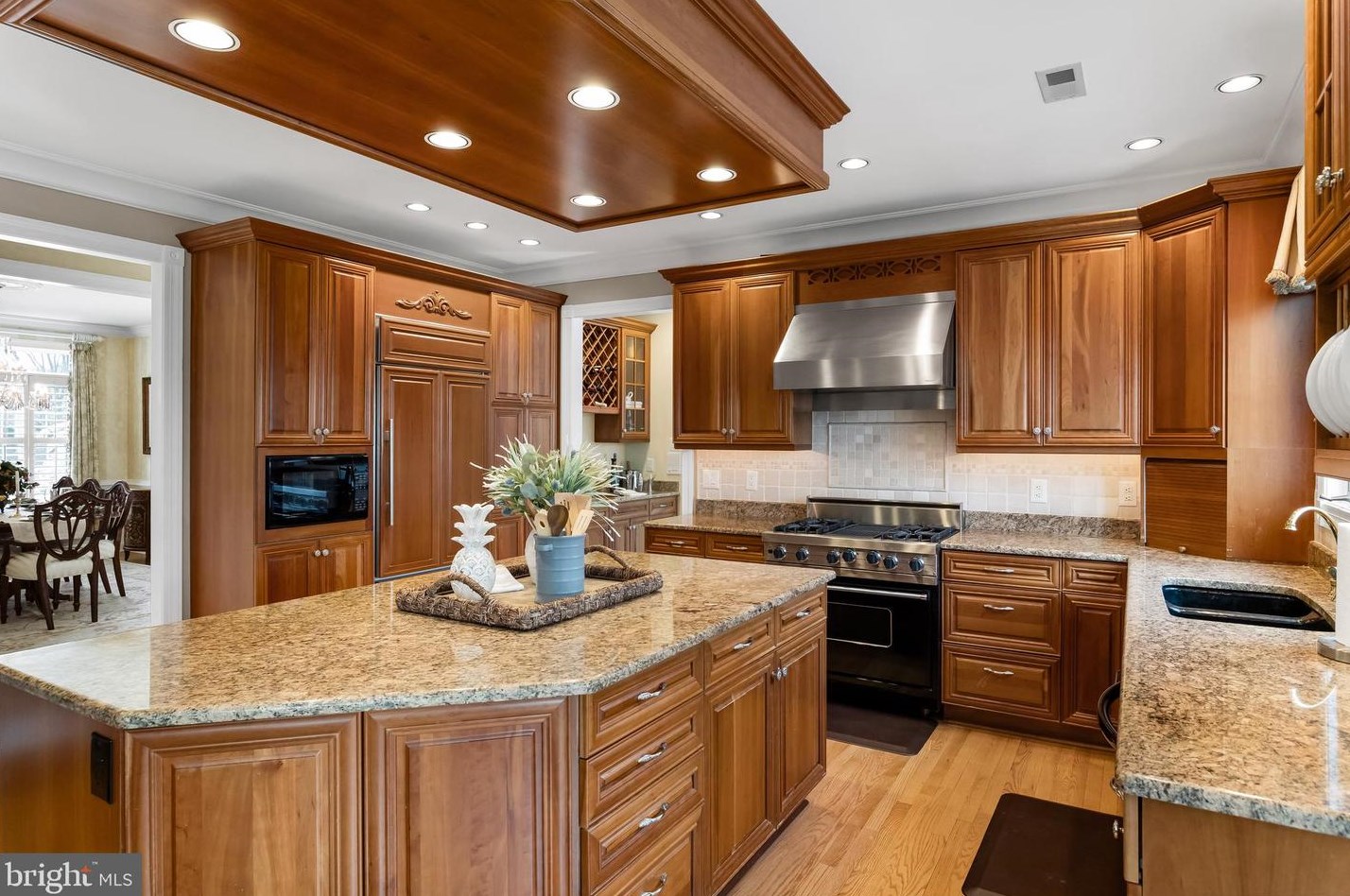 32 Cv Rd, Moorestown NJ 08057-3949 exterior