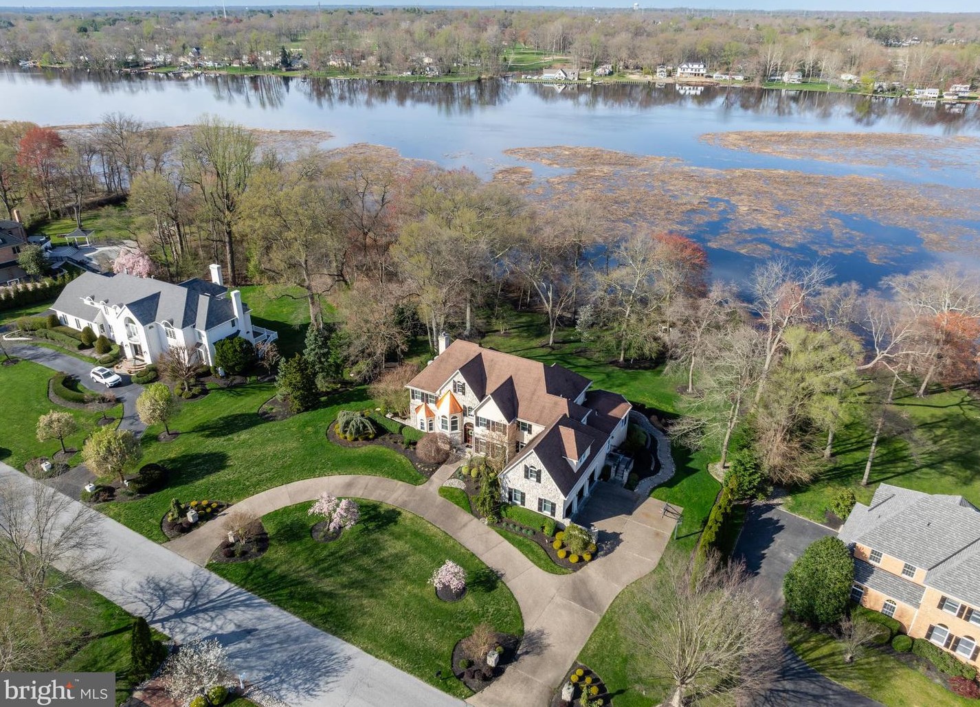 32 Cv Rd, Moorestown NJ 08057-3949 exterior