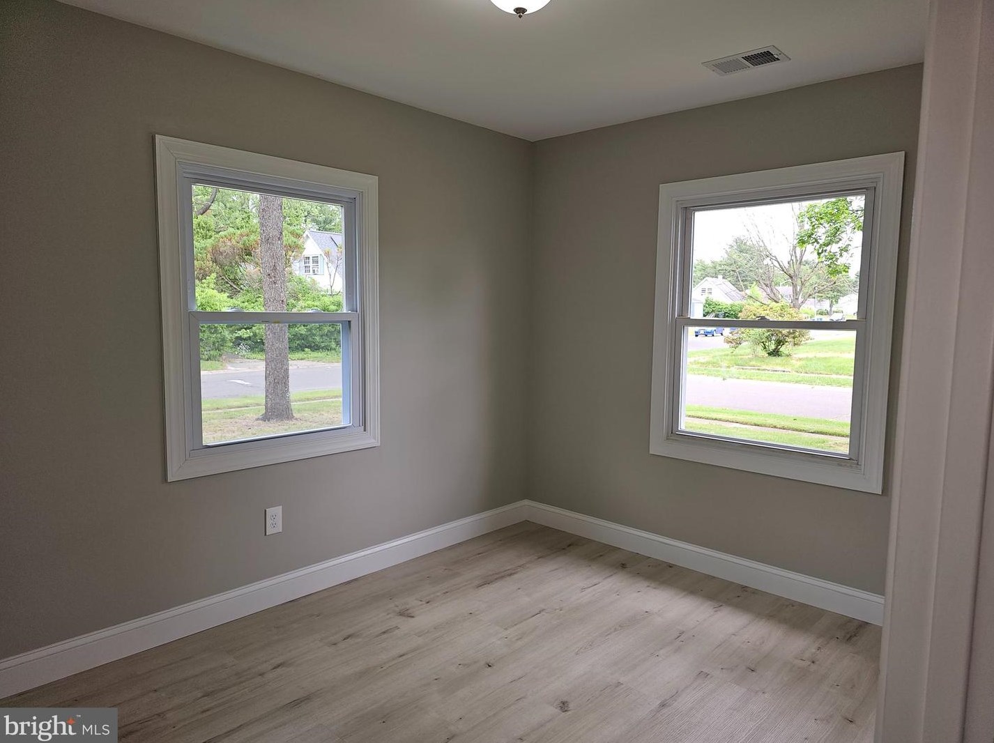 51 Brunswick Ln, Willingboro NJ  08046-1621 exterior