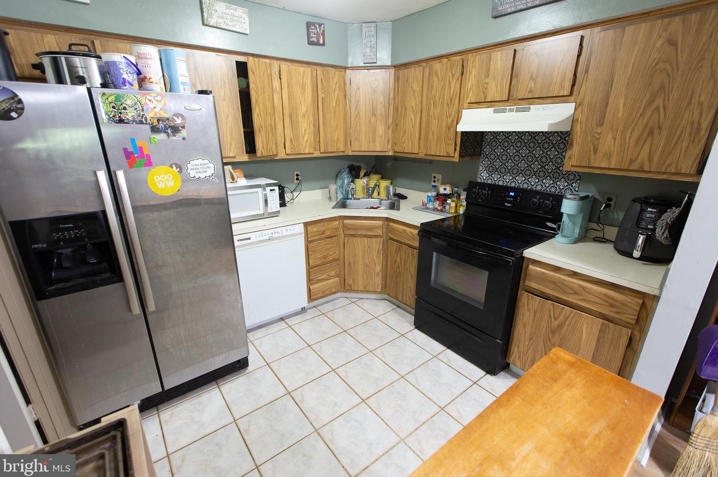 140 Birchfield Ct, Mount Laurel NJ 08054-2566 exterior