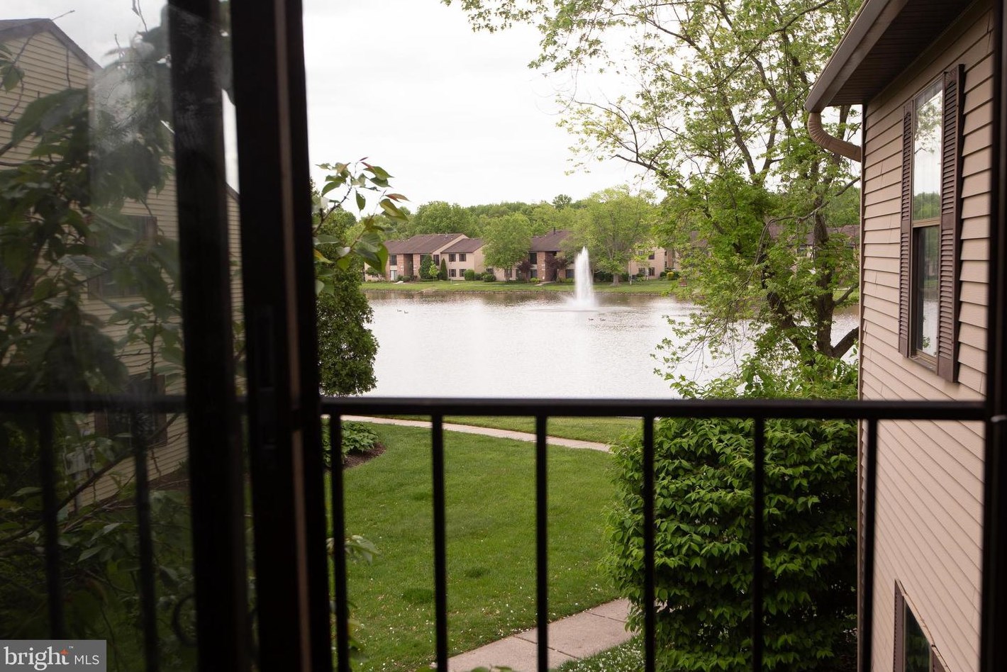 140 Birchfield Ct, Mount Laurel NJ 08054-2566 exterior