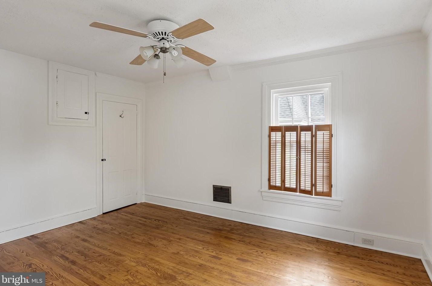 281 2 St, Moorestown NJ 08057-3304 exterior