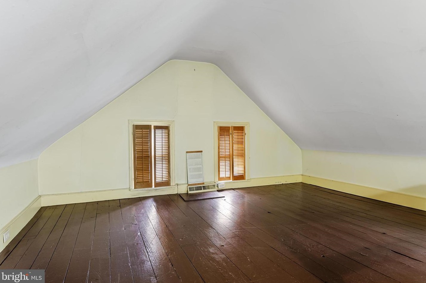 281 2 St, Moorestown NJ 08057-3304 exterior