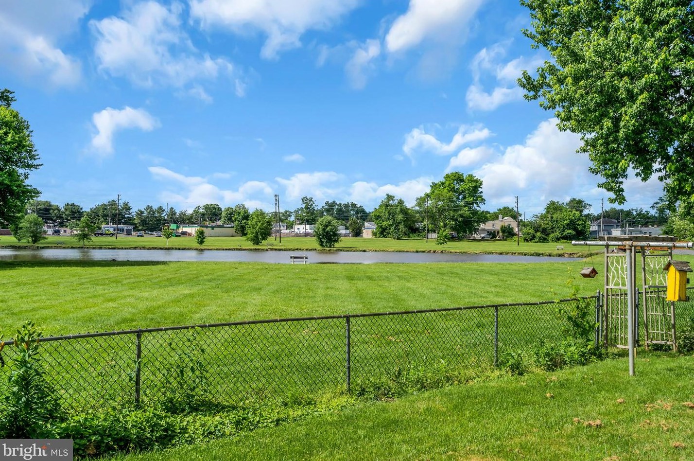 205 Federal St, Burlington NJ 08016-1614 exterior