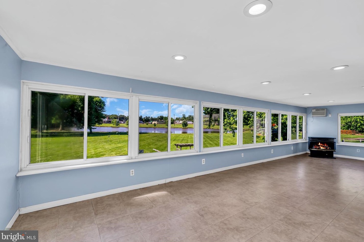 205 Federal St, Burlington NJ 08016-1614 exterior