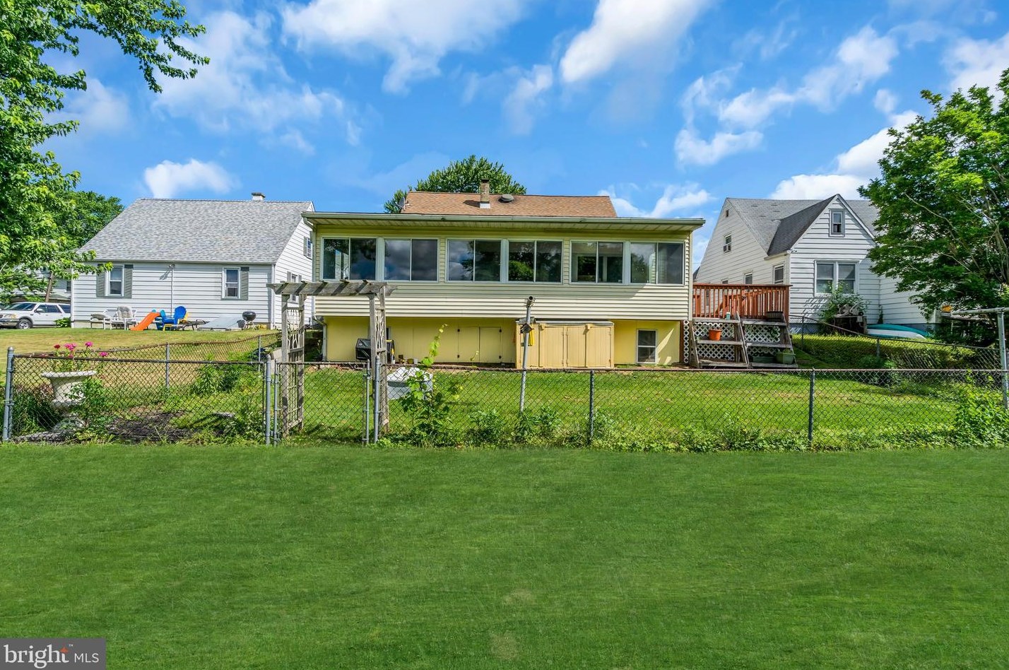 205 Federal St, Burlington NJ 08016-1614 exterior