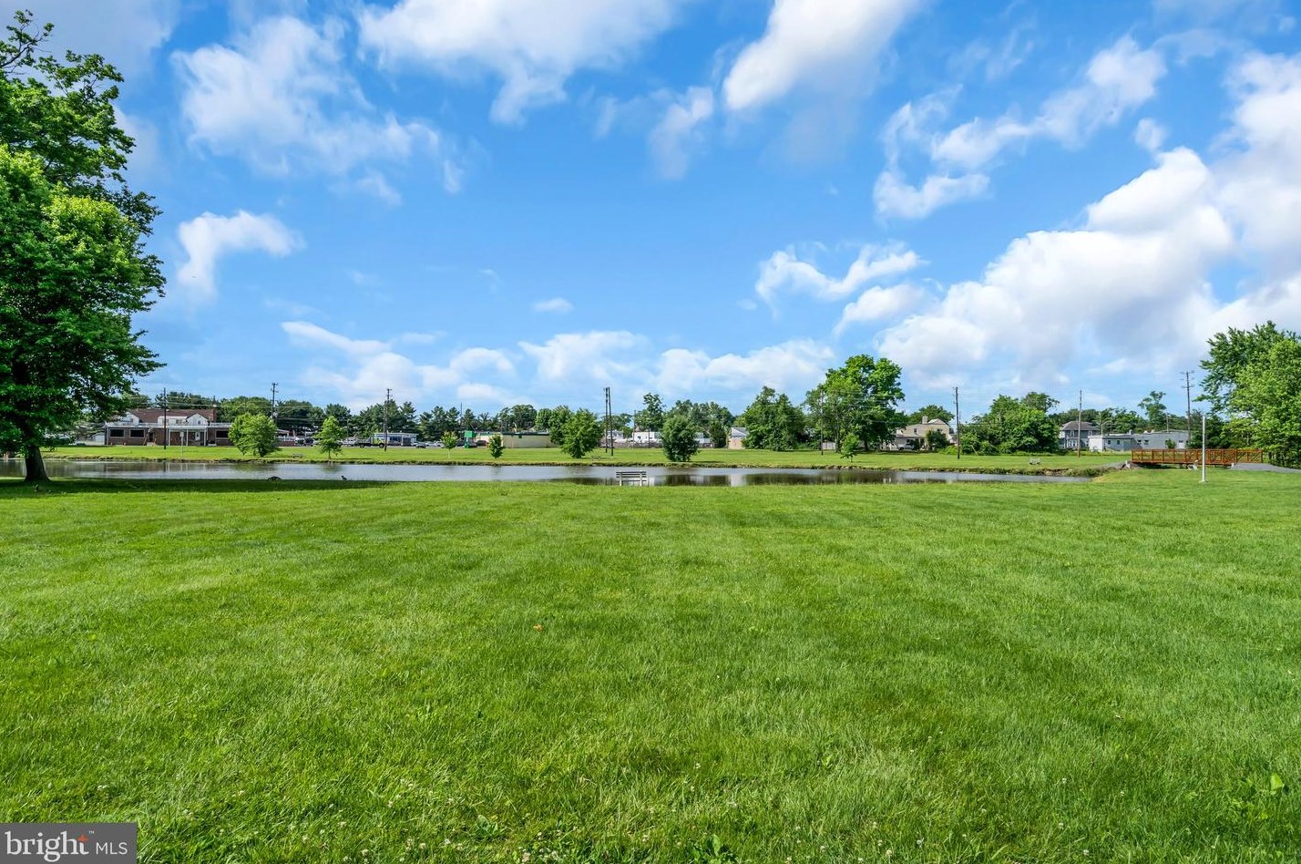 205 Federal St, Burlington NJ 08016-1614 exterior