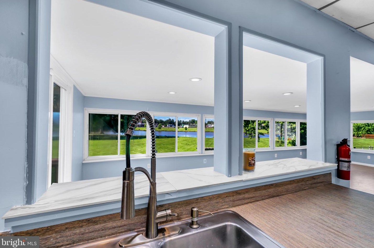 205 Federal St, Burlington NJ 08016-1614 exterior