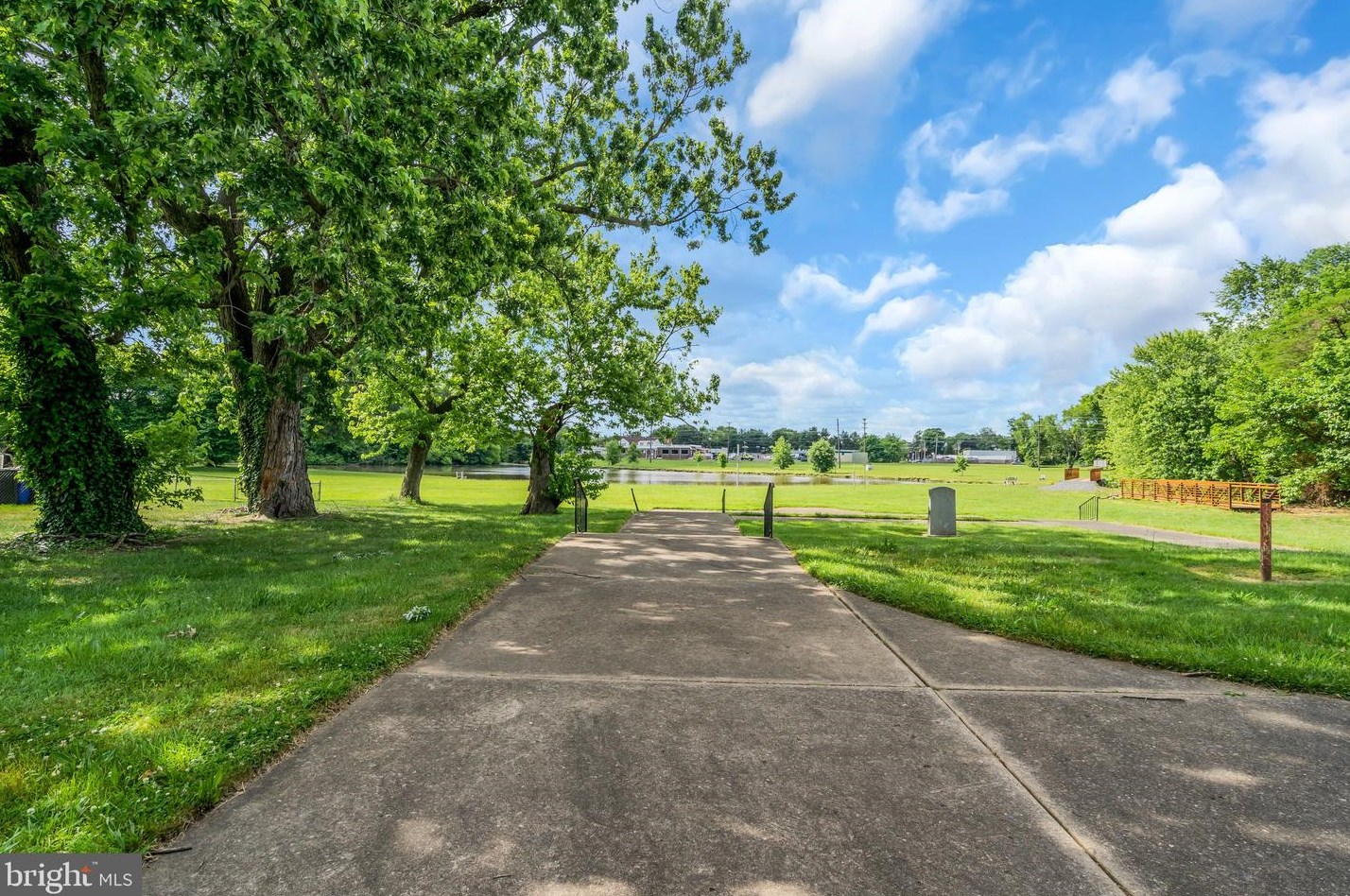 205 Federal St, Burlington NJ 08016-1614 exterior