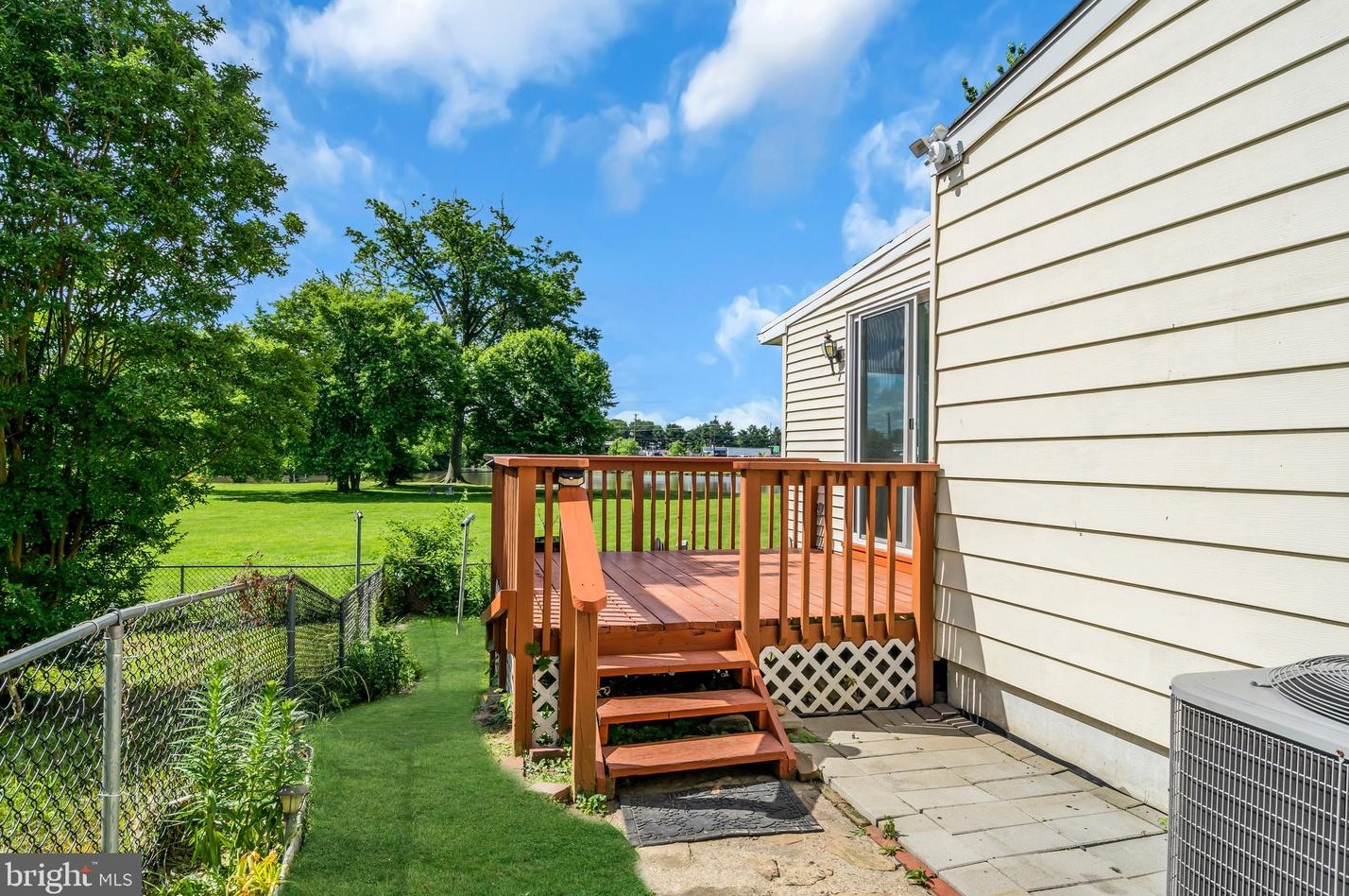 205 Federal St, Burlington NJ 08016-1614 exterior