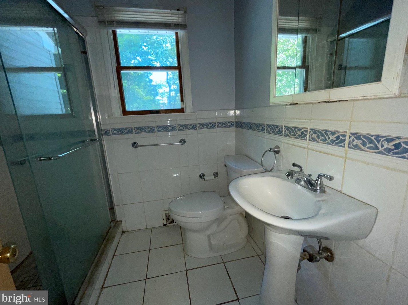 16 Morgan Ave, Riverton NJ  08077-1129 exterior