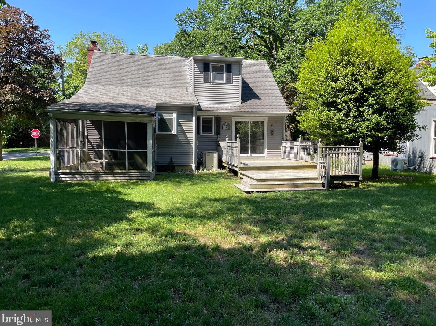 16 Morgan Ave, Riverton NJ  08077-1129 exterior
