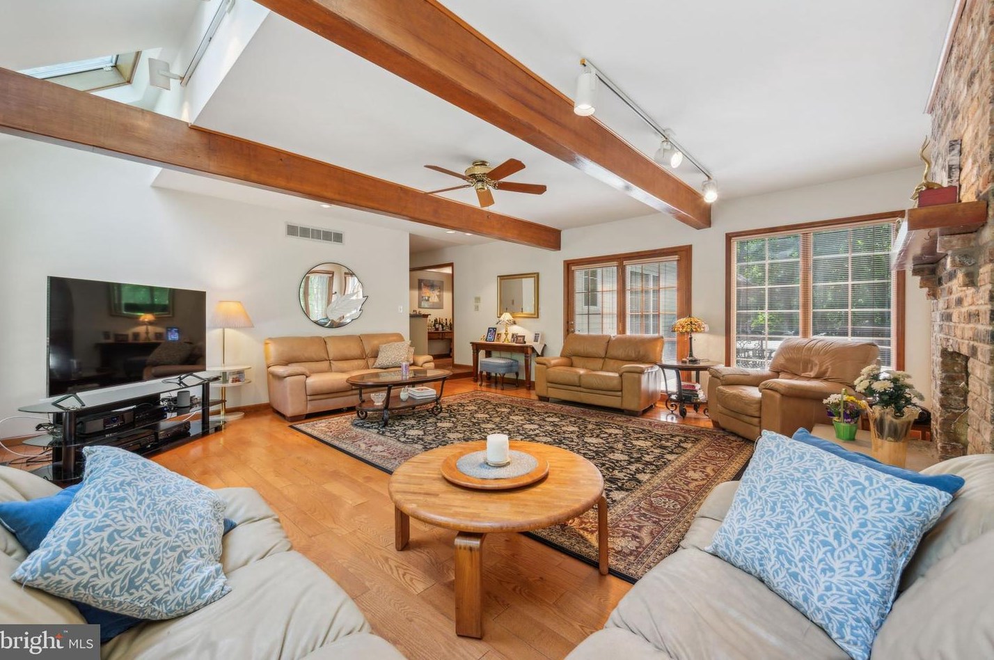 46 Fox Hl Dr, Southampton NJ  08088-9036 exterior