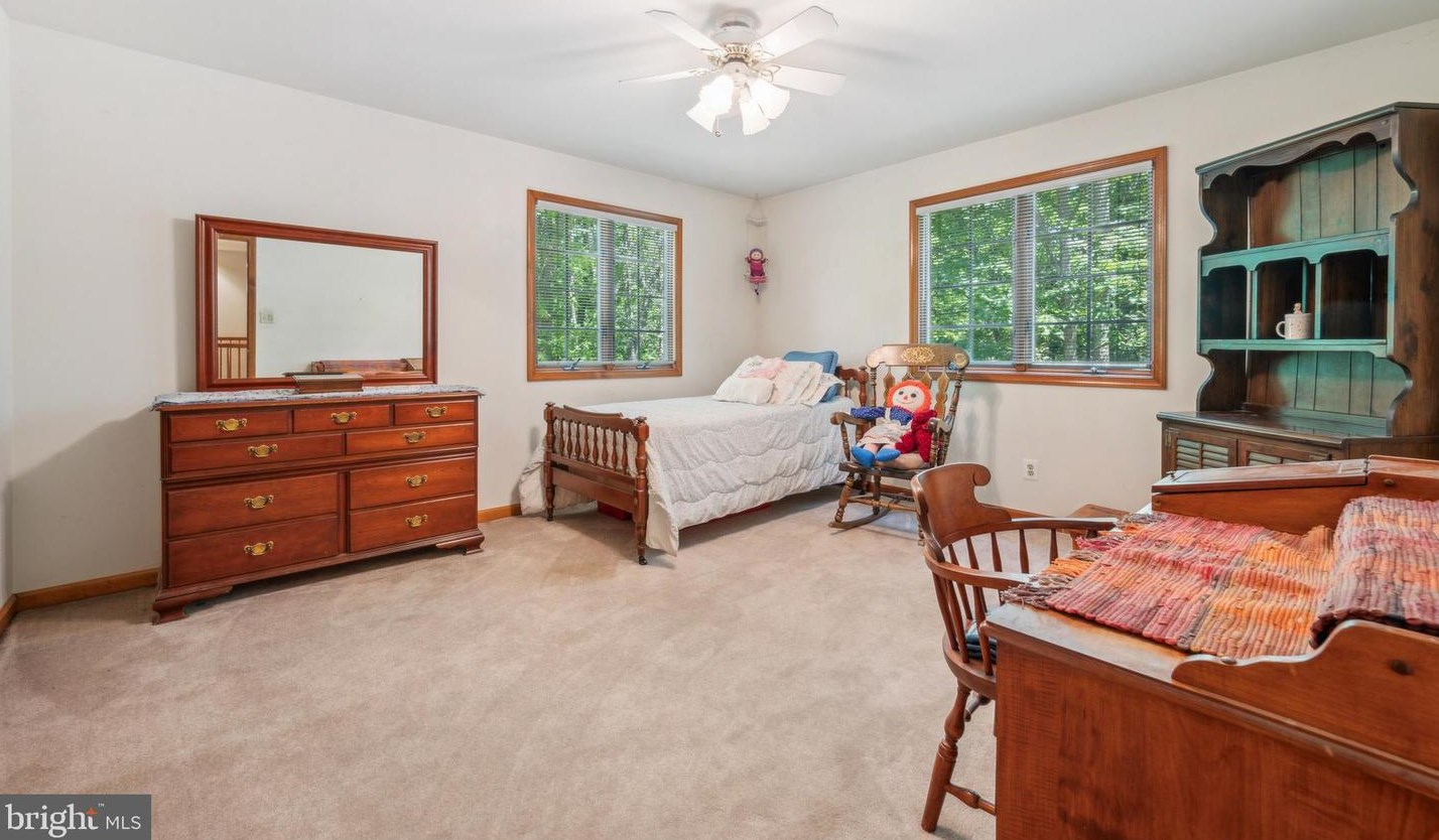 46 Fox Hl Dr, Southampton NJ  08088-9036 exterior