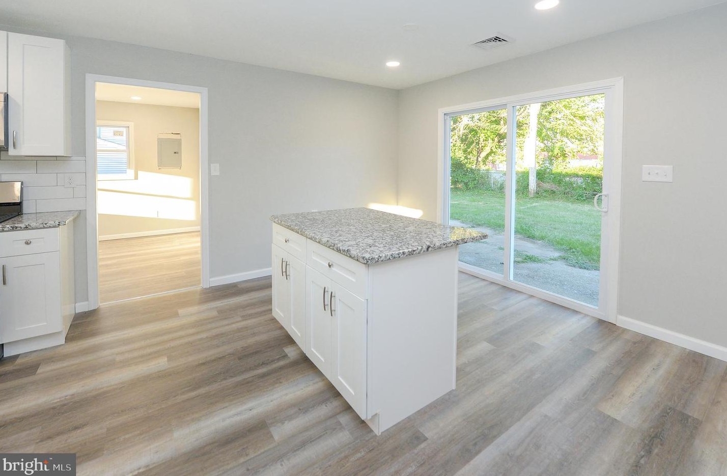 67 Parkside Cir, Willingboro NJ  08046-2610 exterior