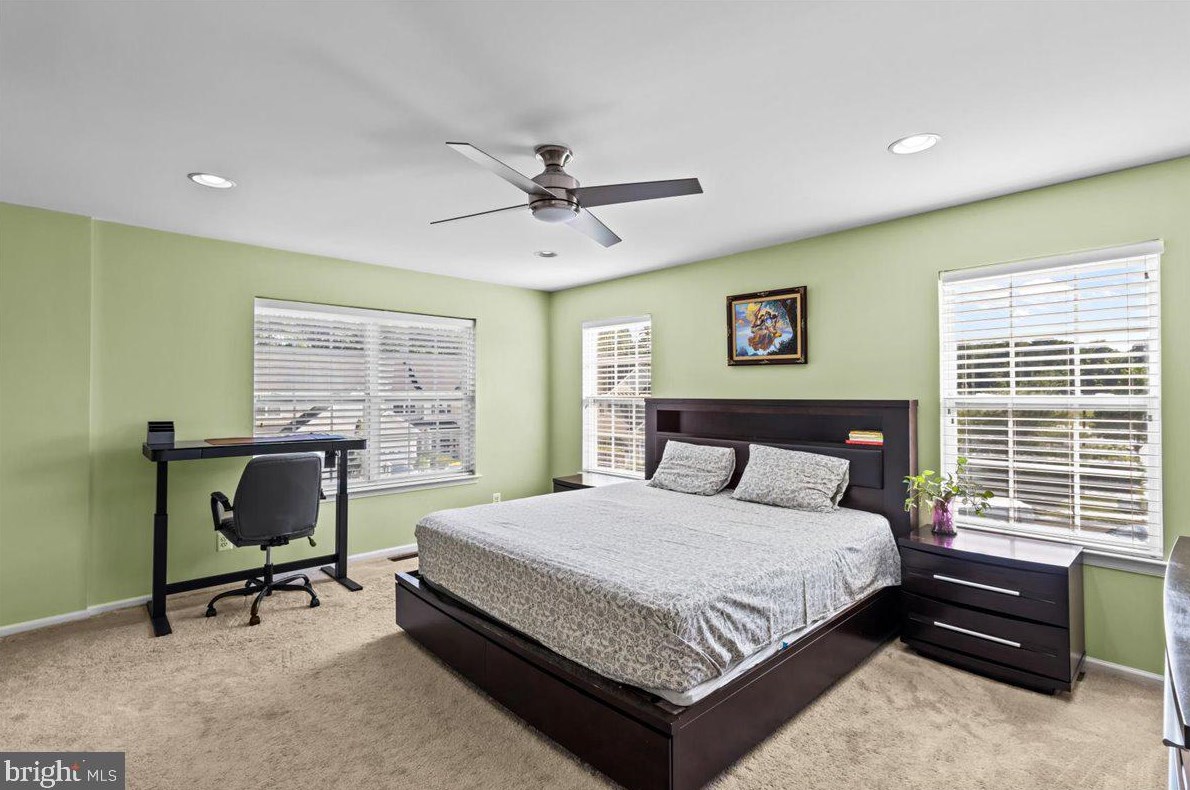 60 Stern Lgt Dr, Mount Laurel NJ 08054-1638 exterior