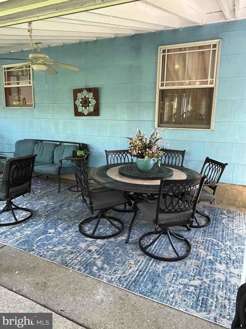 605 Parry Blvd, Riverton NJ  08077-3940 exterior