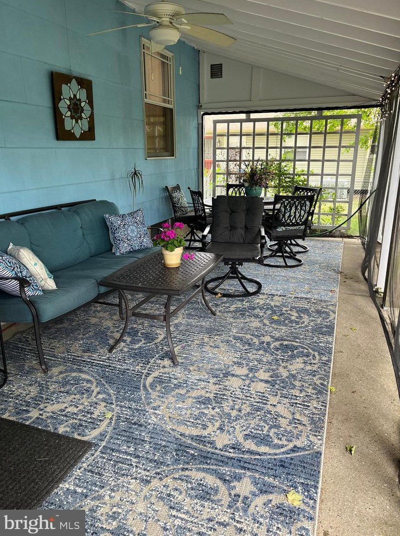 605 Parry Blvd, Riverton NJ  08077-3940 exterior