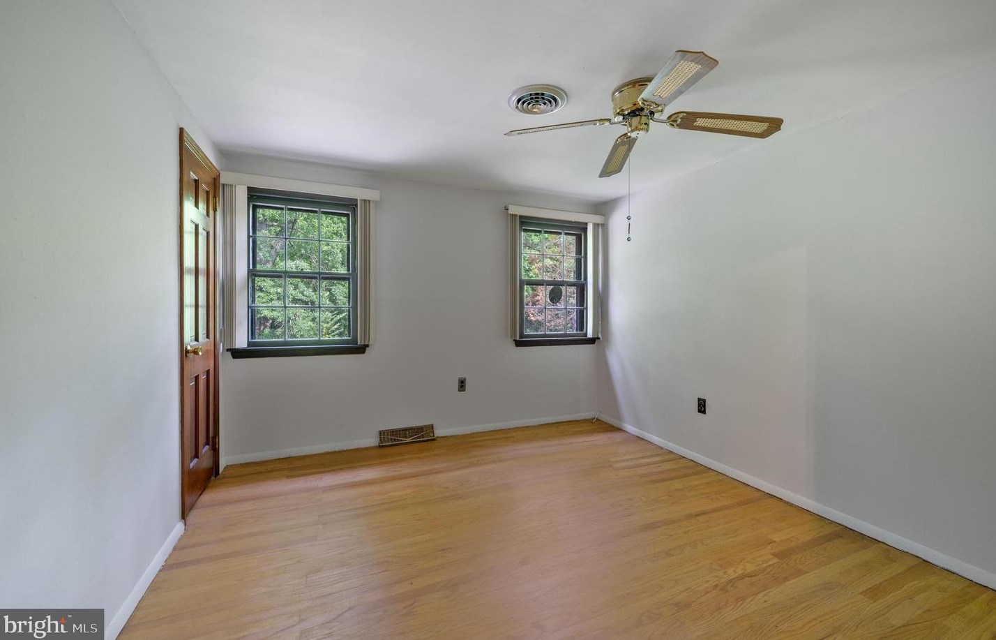 93 Taunton Rd, Medford NJ  08055-9363 exterior