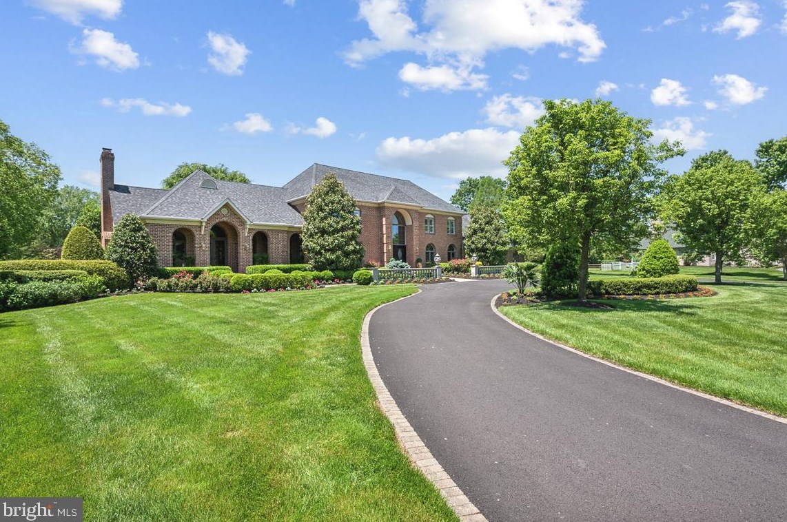 712 Kimberly Dr, Moorestown NJ  08057-4406 exterior