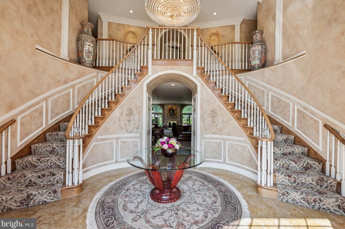 712 Kimberly Dr, Moorestown NJ  08057-4406 exterior