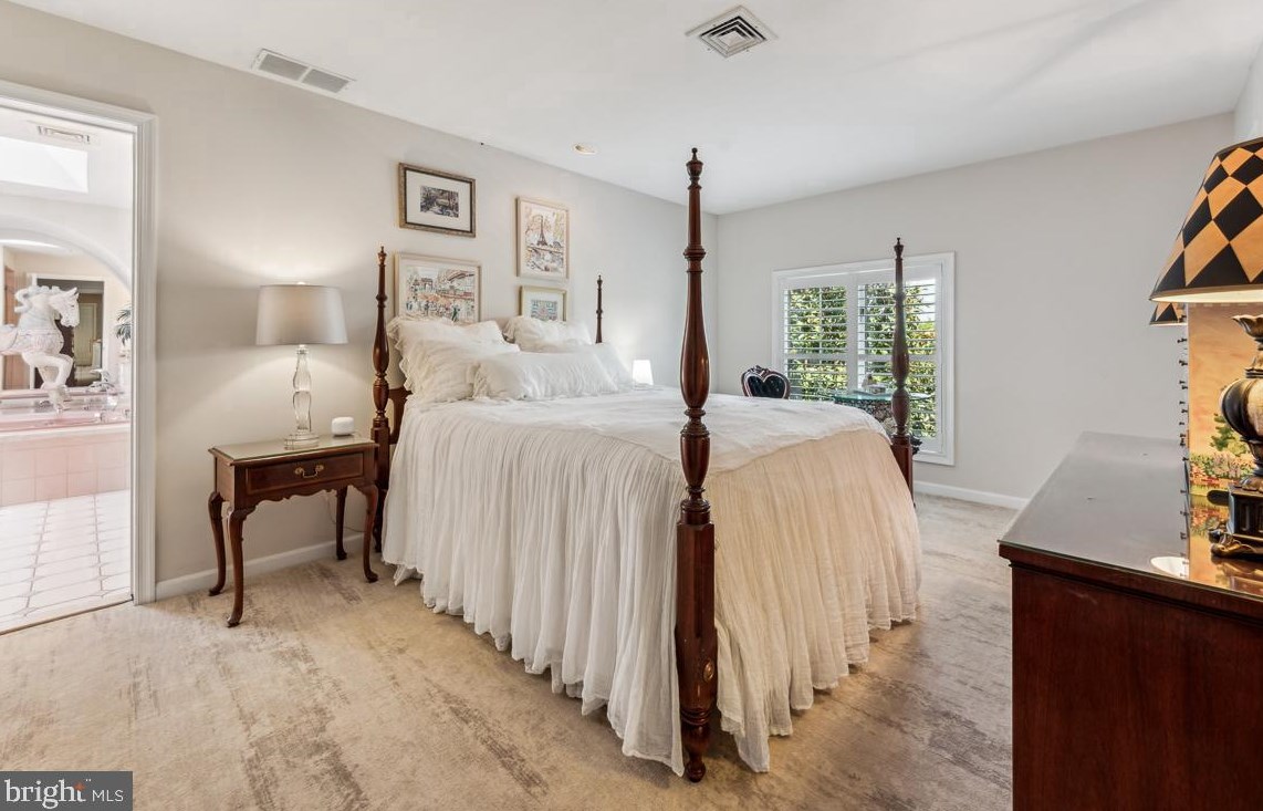 712 Kimberly Dr, Moorestown NJ  08057-4406 exterior