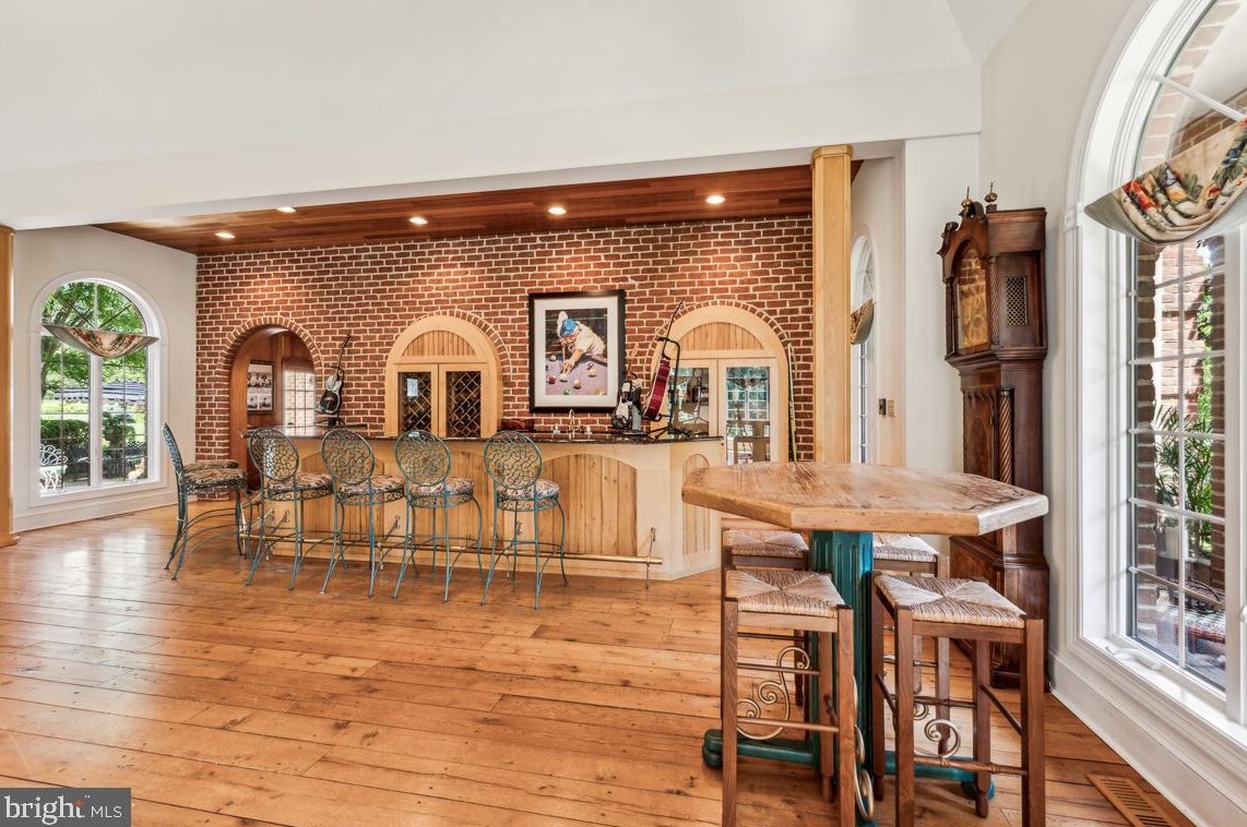 712 Kimberly Dr, Moorestown NJ  08057-4406 exterior