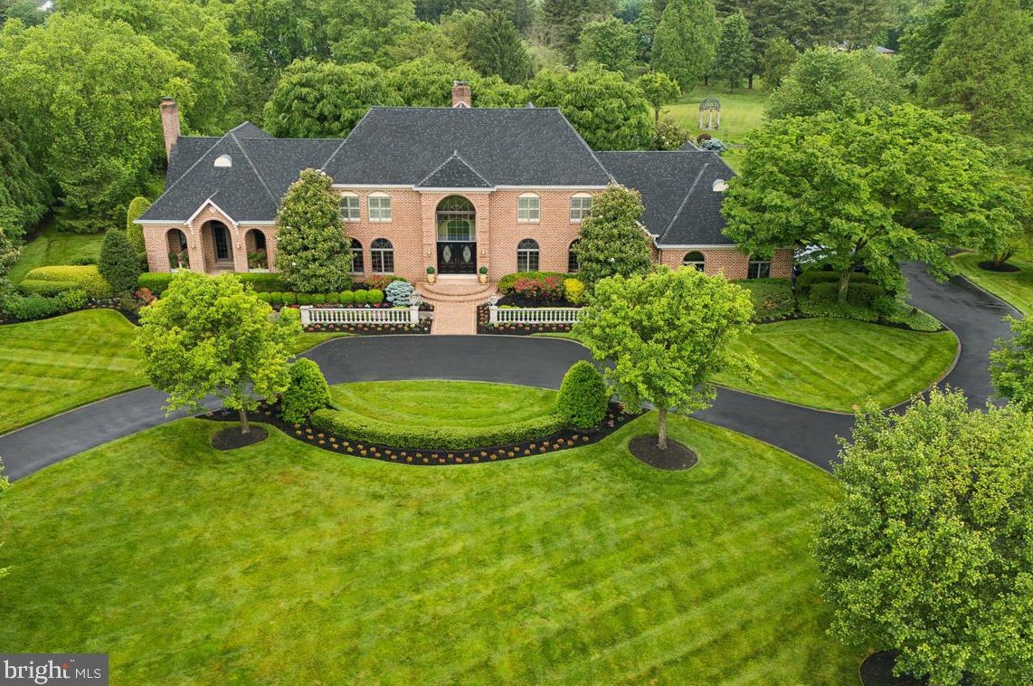 712 Kimberly Dr, Moorestown NJ  08057-4406 exterior