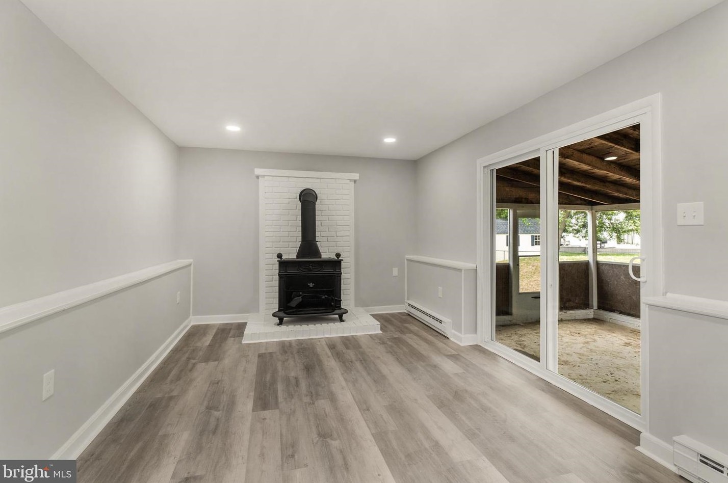 15 Hockamick Rd, Cookstown NJ 08511-1007 exterior